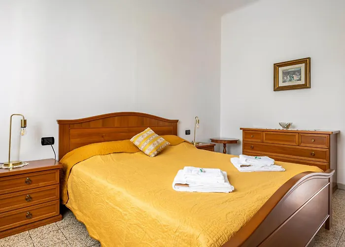 Guesthost - Into The Green! Da Passano Apartment